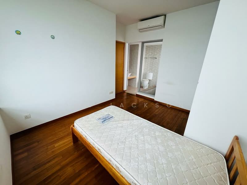 The Lakeshore, 29 Jurong West Street 41, 2 Bedrooms, 872 sqft, Condominium For Rent, by Liao Jackson, 25610944 - Bedroom - PropertyGuru.com.sg