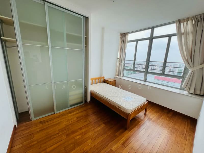 The Lakeshore, 29 Jurong West Street 41, 2 Bedrooms, 872 sqft, Condominium For Rent, by Liao Jackson, 25610944 - Bedroom - PropertyGuru.com.sg