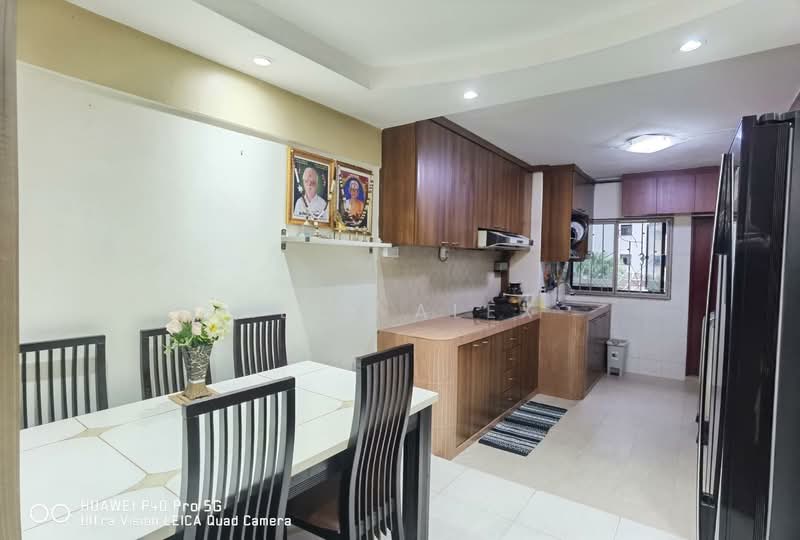 319 Ang Mo Kio Avenue 1, 319 Ang Mo Kio Avenue 1, 2 Bedrooms, 785 sqft, HDB Flat For Sale, by Alex Alex, 25611225 - Kitchen - PropertyGuru.com.sg