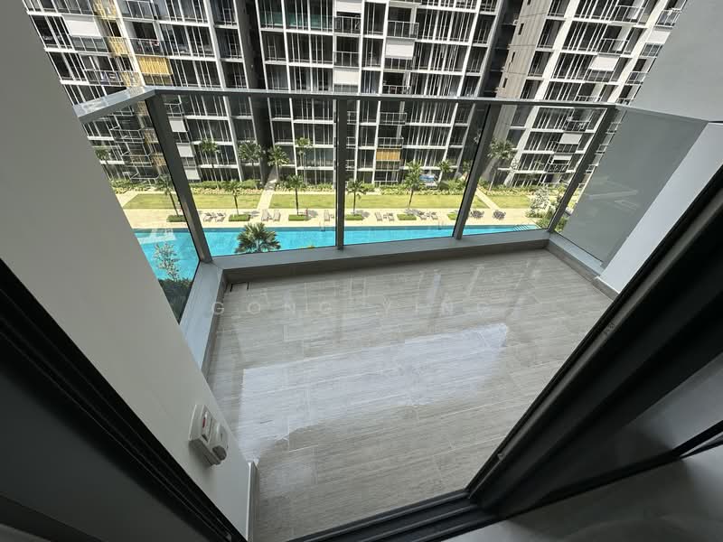 Penrose, 20 Sims Drive, 2 Bedrooms, 700 sqft, Condominium For Rent, by Gong Ying, 25611879 - Balcony - PropertyGuru.com.sg