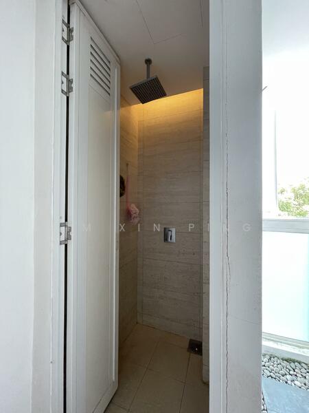 9 Holland Hill, 9 Holland Hill, Room Rental, 200 sqft, Condominium For Rent, by Lim Xin Ping, 25612100 - Bathroom - PropertyGuru.com.sg