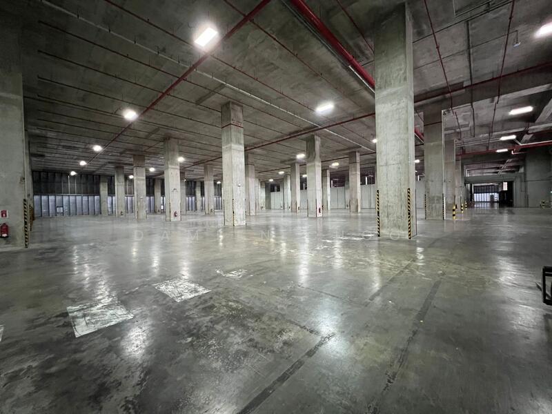 Ramp up warehouse with good ventilation, Boon Lay / Jurong / Tuas, 90,000 sqft, Warehouse For Rent, by Damien Choo, 25612911 - CommercialGuru.com.sg
