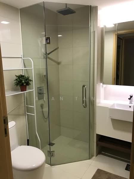 Eight Riversuites, 2 Whampoa East, Studio, 230 sqft, Condominium For Rent, by Alan Tan, 25613589 - Bathroom - PropertyGuru.com.sg