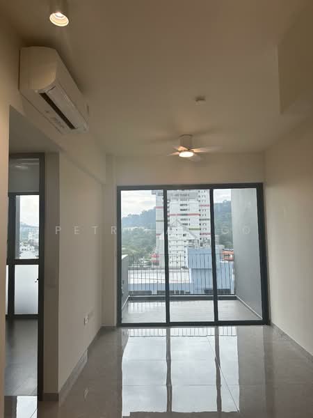 The LINQ @ Beauty World, 118 Upper Bukit Timah Road, 2 Bedrooms, 549 sqft, Condominium For Rent, by Petrina Ngo, 25613669 - Living Room - PropertyGuru.com.sg