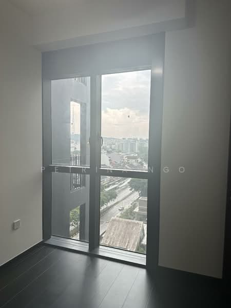 The LINQ @ Beauty World, 118 Upper Bukit Timah Road, 2 Bedrooms, 549 sqft, Condominium For Rent, by Petrina Ngo, 25613669 - View at master bedroom - PropertyGuru.com.sg