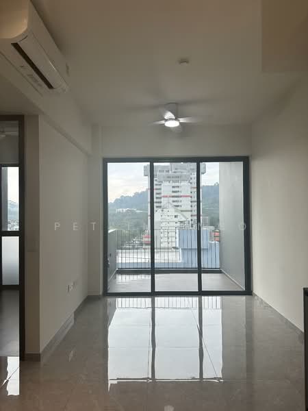 The LINQ @ Beauty World, 118 Upper Bukit Timah Road, 2 Bedrooms, 549 sqft, Condominium For Rent, by Petrina Ngo, 25613669 - Spacious Living room - PropertyGuru.com.sg