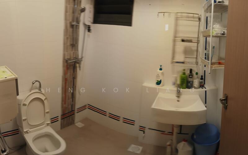 94 Dawson Road, 94 Dawson Road, Room Rental, 90 sqft, HDB Flat For Rent, by Heng Kok Liang, 25613840 - Bathroom - PropertyGuru.com.sg