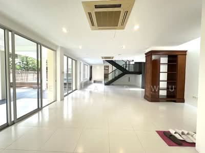 For Sale - Semi Detached Mount Sinai Avenue