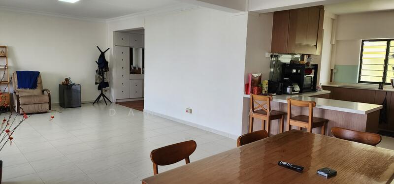 Spacious and bright Living Room