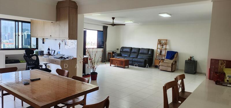 Spacious and bright Living Room