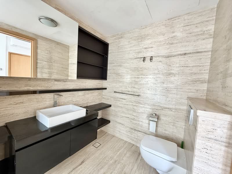 Luma, 6 River Valley Grove, 2 Bedrooms, 1,173 sqft, Condominium For Rent, by Stella Koh, 25614884 - Master Bathroom - PropertyGuru.com.sg