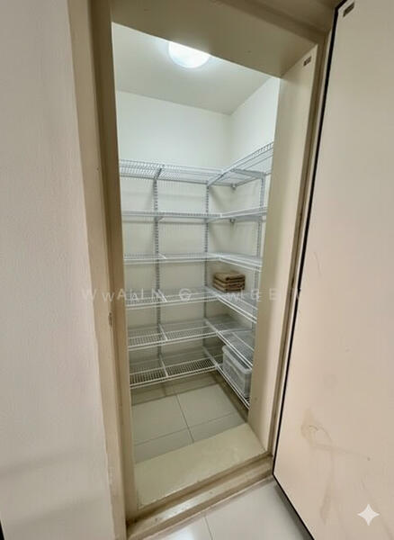 Beacon Heights Condominium For Sale at S$ 1,050,000 | PropertyGuru Singapore - Stroage/Home Shelter