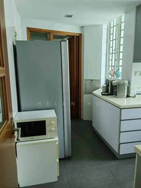 Queens, 10 Stirling Road, Room Rental, 150 sqft, Condominium For Rent, by Helen HU, 25615245 - Kitchen - PropertyGuru.com.sg