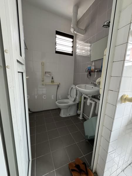 484 Jurong West Avenue 1, 484 Jurong West Avenue 1, 2 Bedrooms, 721 sqft, HDB Flat For Rent, by Joycelyn Poh, 25615276 - PropertyGuru.com.sg