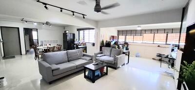 For Sale - 654 Hougang Avenue 8