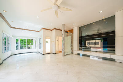 For Rent - Aida Street