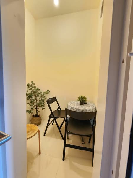 Modern Queen Bedroom near Kovan MRT, Jalan Pelikat, Room Rental, 100 sqft, Apartment For Rent, by Ansel Tan, 25615642 - PropertyGuru.com.sg