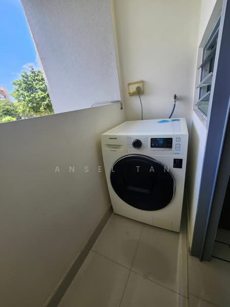 Modern Queen Bedroom near Kovan MRT, Jalan Pelikat, Room Rental, 100 sqft, Apartment For Rent, by Ansel Tan, 25615642 - PropertyGuru.com.sg