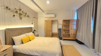 For Rent - Elizabeth Tower