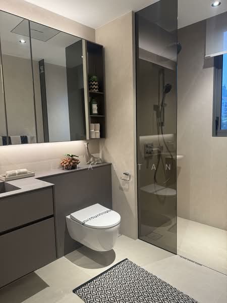 Union Square Residences Condominium For Sale at S$ 2,600,000 | PropertyGuru Singapore - Bathroom