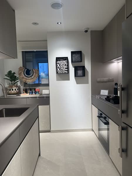 Union Square Residences Condominium For Sale at S$ 2,600,000 | PropertyGuru Singapore - Kitchen