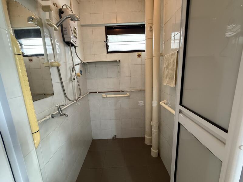 26 Toa Payoh East, 26 Toa Payoh East, Balestier / Toa Payoh, Room Rental, 100 sqft, HDB Flat For Rent, by JW Lee 李健汶, 25615739 - Bathroom - PropertyGuru.com.sg