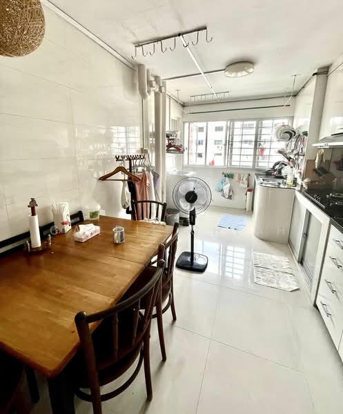333 Clementi Avenue 2, 333 Clementi Avenue 2, 3 Bedrooms, 990 sqft, HDB Flat For Rent, by Carrie Cheah, 25616073 - PropertyGuru.com.sg
