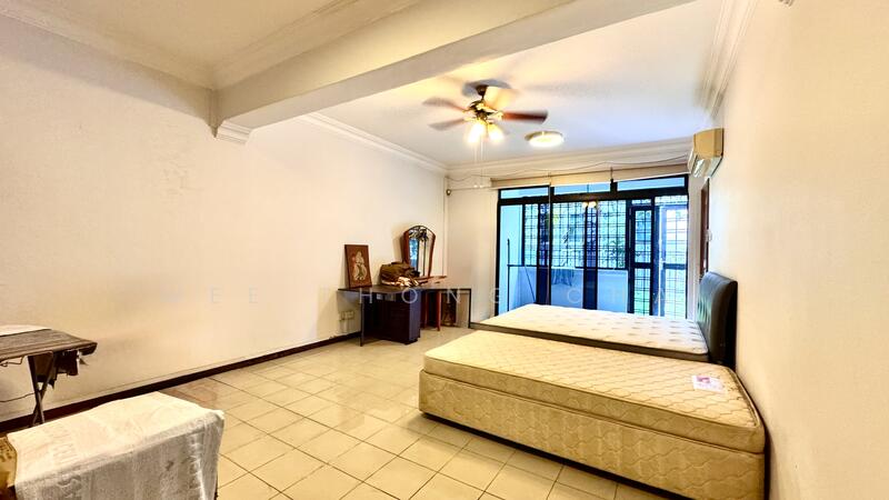 For Sale - ⭐⭐LANDED7772@2 STOREY TERRACE BEAUTY WORLD MRT (D21) 4rm