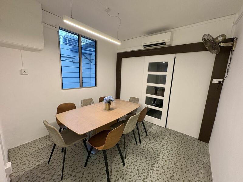 Renovated Black & White Serangoon Garden Terrace, Serangoon Garden/ Worthing Road / Kensington Park, 3 Bedrooms, 1,900 sqft, Terraced House For Rent, by Nate Lim, 25616577 - PropertyGuru.com.sg