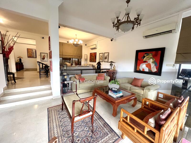 For Sale - District 15 Single Storey Penthouse 5-Bedroom Condo. Unblocked Sea View