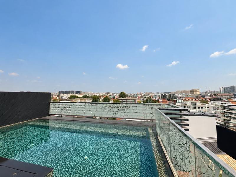 Cubik, 79 Lorong K Telok Kurau, East Coast / Marine Parade, 3 Bedrooms, 2,120 sqft, Apartment For Sale, by Zach Lin, 25617275 - Pool - PropertyGuru.com.sg