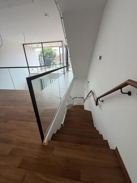 Charming Freehold Terrace in Exclusive Hillview Crescent, walk to MRT and Nature to your doorstep, Hillview Crescent, 6 Bedrooms, 7,240 sqft, Terraced House For Sale, by Jennifer Tan, 25617420 - Interior - PropertyGuru.com.sg