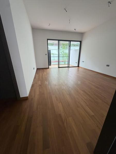 Charming Freehold Terrace in Exclusive Hillview Crescent, walk to MRT and Nature to your doorstep, Hillview Crescent, 6 Bedrooms, 7,240 sqft, Terraced House For Sale, by Jennifer Tan, 25617420 - Interior - PropertyGuru.com.sg