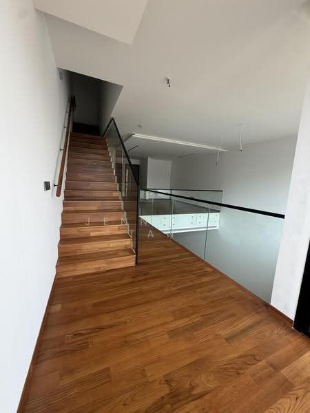Charming Freehold Terrace in Exclusive Hillview Crescent, walk to MRT and Nature to your doorstep, Hillview Crescent, 6 Bedrooms, 7,240 sqft, Terraced House For Sale, by Jennifer Tan, 25617420 - Interior - PropertyGuru.com.sg