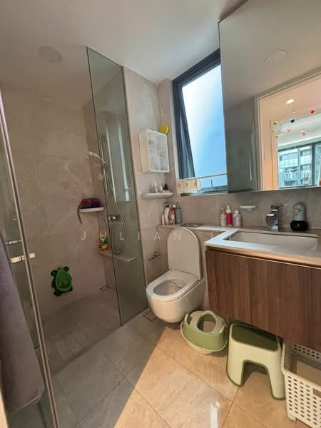 JadeScape, 314 Shunfu Road, 3 Bedrooms, 1,012 sqft, Condominium For Rent, by Julian Li, 25617443 - Bathroom - PropertyGuru.com.sg
