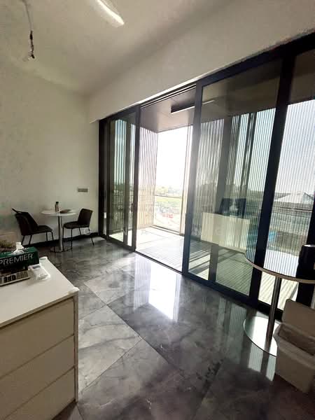 Midtown Bay, 120 Beach Road, 2 Bedrooms, 732 sqft, Condominium For Sale, by Gina Tng, 25617562 - PropertyGuru.com.sg