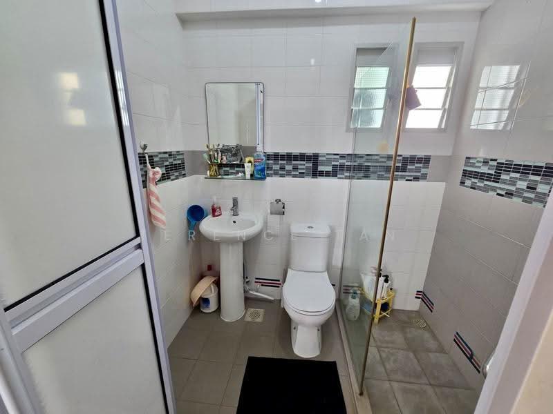 207A Punggol Place, 207A Punggol Place, Hougang / Punggol / Sengkang, Room Rental, 200 sqft, HDB Flat For Rent, by Terence Tan, 25617575 - Bathroom - PropertyGuru.com.sg