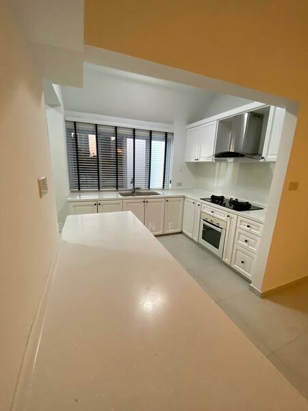Kitchen (side view)