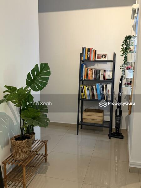 Leading to hallway 