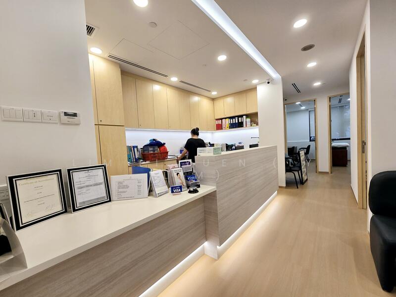 Gleneagles Hospital, 6A Napier Road, Tanglin / Holland / Bukit Timah, 216 sqft, Medical For Rent, by Lim Li Yuen (LY Lim), 25618118 - Spacious Reception Area - CommercialGuru.com.sg