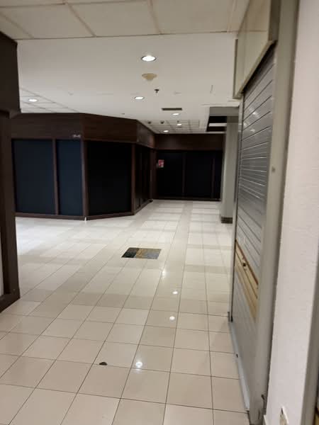 Sultan Plaza, 100 Jalan Sultan, 200 sqft, Office For Rent, by Chua Rui Song Alvin, 25618577 - Corridor - CommercialGuru.com.sg