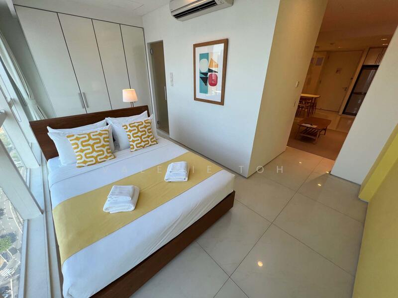 One North Bridge, 1 North Bridge Road, 1 Bedroom, 463 sqft, Apartment For Rent, by Valerie Toh, 25618880 - Master Bedroom - PropertyGuru.com.sg