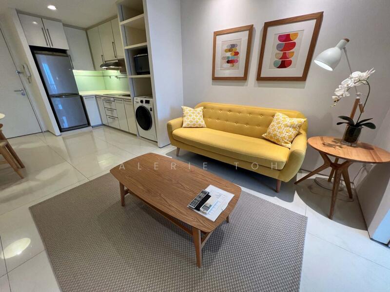 One North Bridge, 1 North Bridge Road, 1 Bedroom, 463 sqft, Apartment For Rent, by Valerie Toh, 25618880 - Living Room - PropertyGuru.com.sg