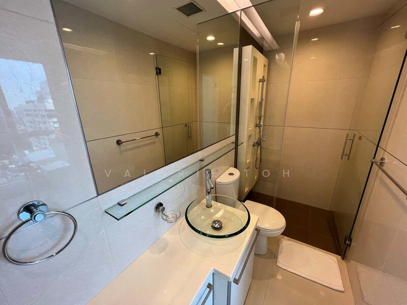 One North Bridge, 1 North Bridge Road, 1 Bedroom, 463 sqft, Apartment For Rent, by Valerie Toh, 25618880 - Bathroom - PropertyGuru.com.sg