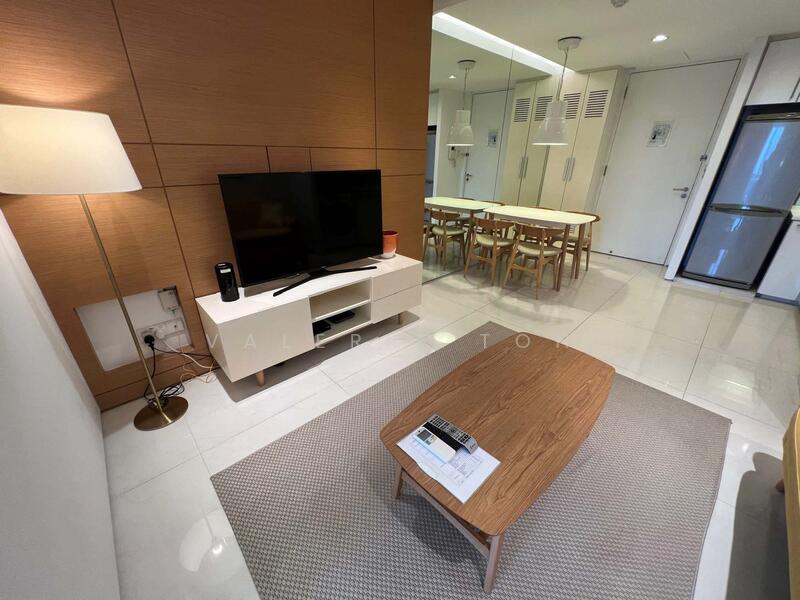 One North Bridge, 1 North Bridge Road, 1 Bedroom, 463 sqft, Apartment For Rent, by Valerie Toh, 25618880 - Living Room - PropertyGuru.com.sg