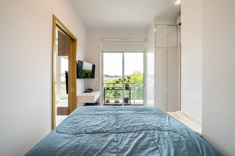 For Sale - Roots @ Transit