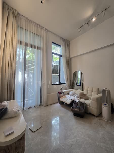 For Sale - The Enclave Holland