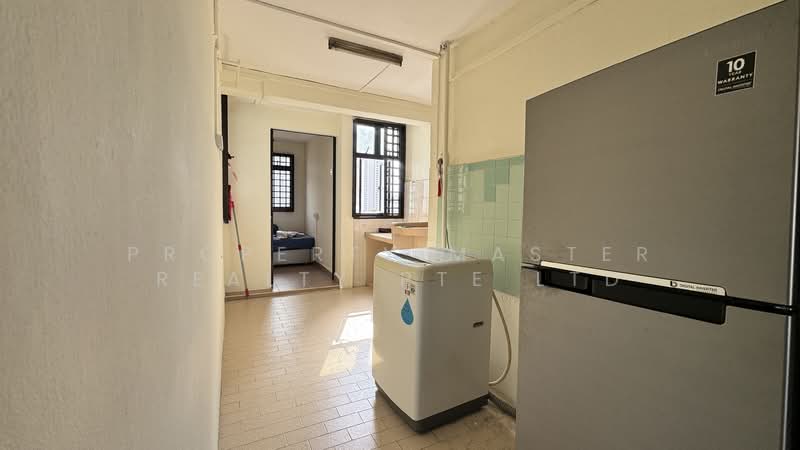 73 Lorong 4 Toa Payoh HDB Flat For Sale at S$ 400,000 | PropertyGuru Singapore - Bedroom