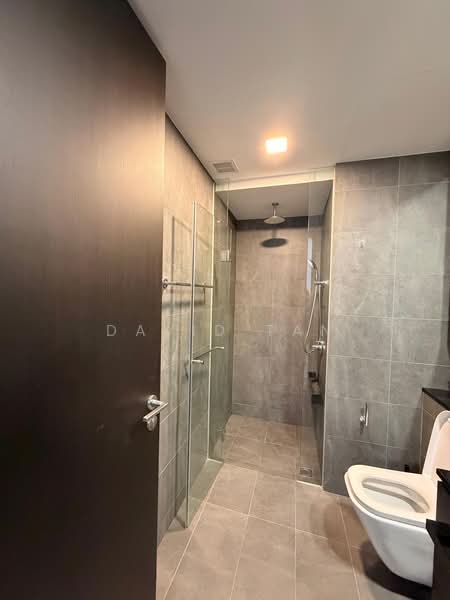 Park Colonial, 2 Woodleigh Lane, 1 Bedroom, 463 sqft, Condominium For Rent, by David Tan, 25619389 - Bathroom - PropertyGuru.com.sg