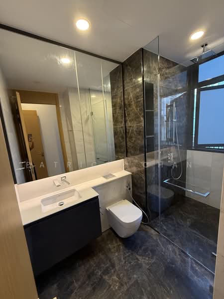 Cairnhill 16, 16 Cairnhill Rise, 2 Bedrooms, 775 sqft, Condominium For Sale, by Patricia Chan, 25619812 - Bathroom - PropertyGuru.com.sg